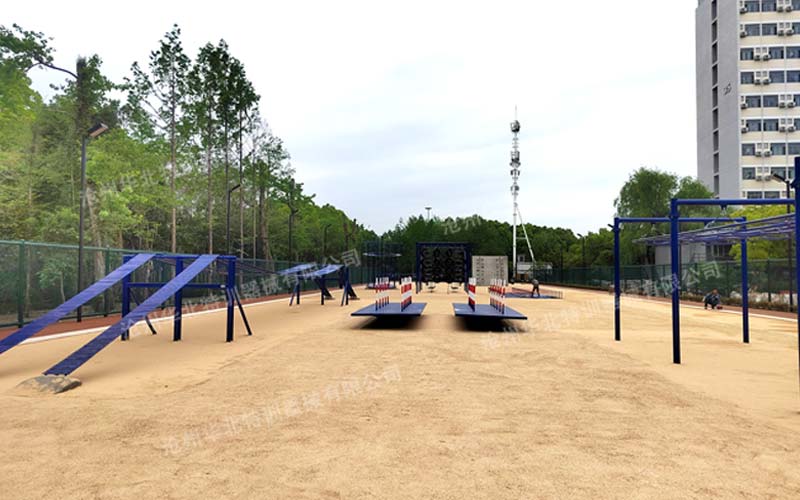 燃爆校园！华北特训进驻上海某高校，400米渡海登岛障碍场打造国防教育新地标